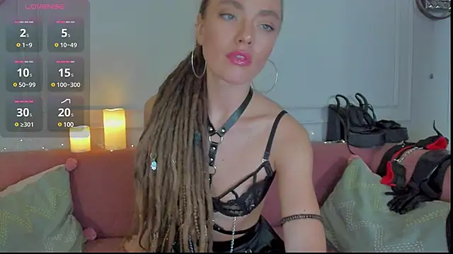 Snapshot of KellyFouler chatting on February 22, 5:02 pm KellyFouler online show from February 22, 5:02 pm