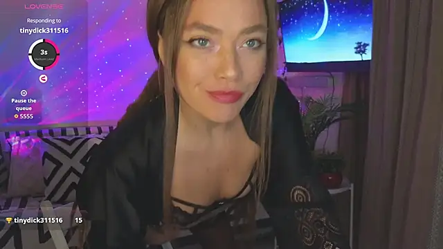 Snapshot of KellyFouler chatting on December 17, 2:34 pm KellyFouler online show from December 17, 2:34 pm