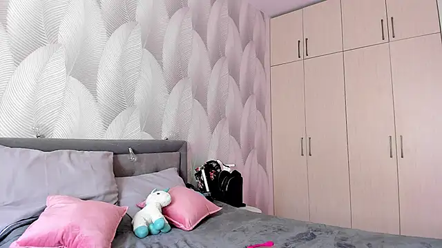 Bambiii bby online show from February 5, 6:13 am