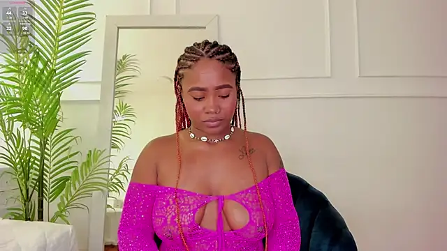 Abril Storm online show from March 13, 9:05 pm