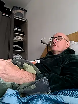 bogland33 online show from March 3, 9:44 am