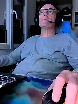 bogland33 online show from March 3, 10:20 pm