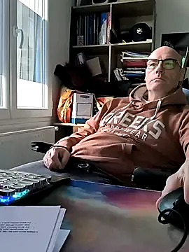 bogland33 online show from March 4, 3:48 pm