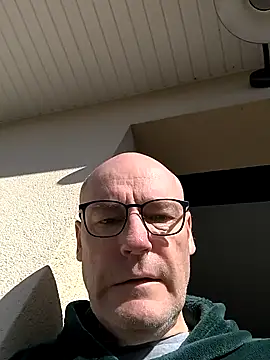 bogland33 online show from March 5, 10:11 am