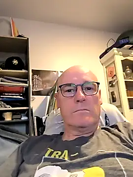 bogland33 online show from March 10, 7:40 pm