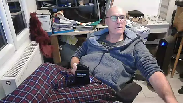 bogland33 online show from March 15, 7:27 pm