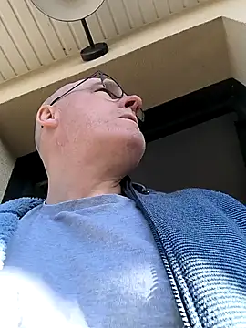 bogland33 online show from March 18, 8:25 am