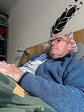 bogland33 online show from October 17, 7:44 am