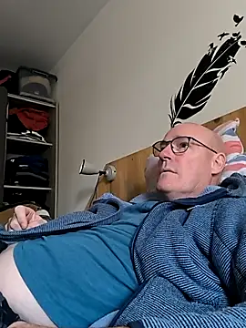 bogland33 online show from October 18, 12:39 pm