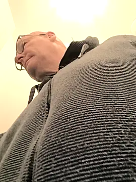 bogland33 online show from December 1, 7:57 am