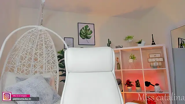 miss catalinaa online show from January 24, 11:37 am
