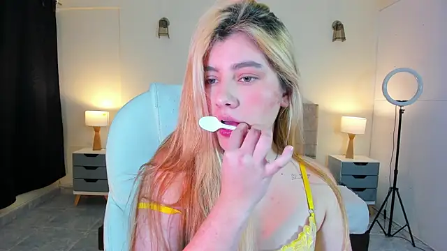 ARITOO  online show from December 14, 1:39 am