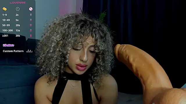 CurlyAnt0 online show from December 20, 1:36 am