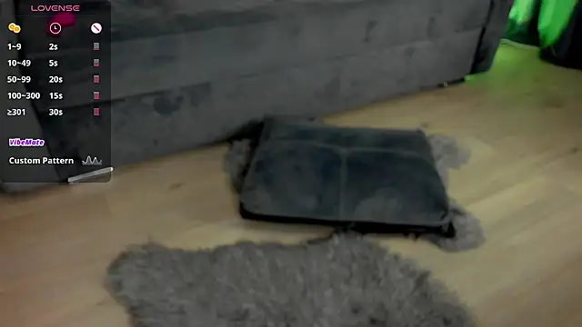 CurlyAnt0 online show from January 8, 2:25 am