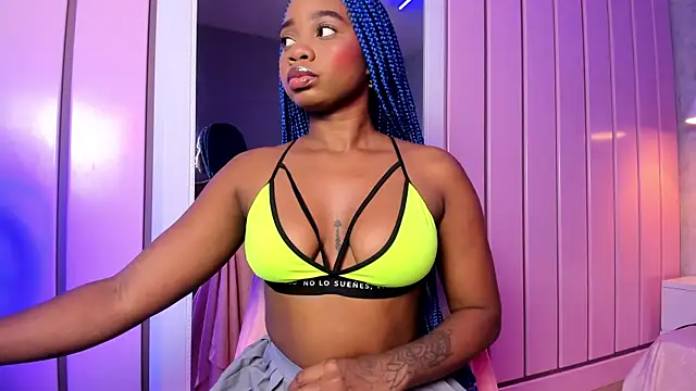 johannaMiller1 online show from December 12, 4:37 am