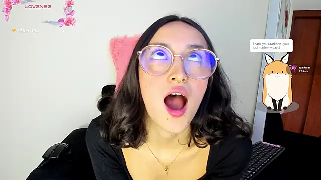 Snapshot of its__angelica_ chatting on February 3, 9:29 pm its angelica online show from February 3, 9:29 pm