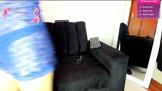 Snapshot of its__angelica_ chatting on March 8, 6:05 pm its angelica online show from March 8, 6:05 pm