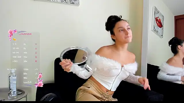 Snapshot of its__angelica_ chatting on October 28, 7:05 pm its angelica online show from October 28, 7:05 pm