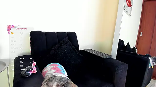 Snapshot of its__angelica_ chatting on November 13, 7:35 pm its angelica online show from November 13, 7:35 pm