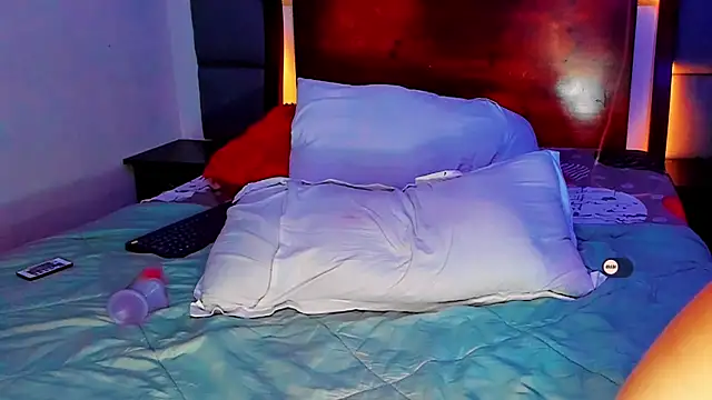 Snapshot of MimiRodriguez chatting on February 23, 10:06 am MimiRodriguez online show from February 23, 10:06 am