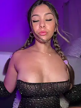 tuckersabrina online show from March 1, 2:44 pm