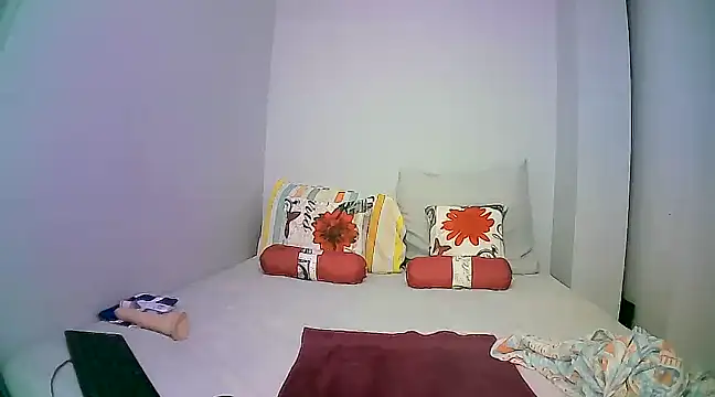 Snapshot of Down_to_earth_girl chatting on December 31, 8:23 pm Down to earth girl online show from December 31, 8:23 pm