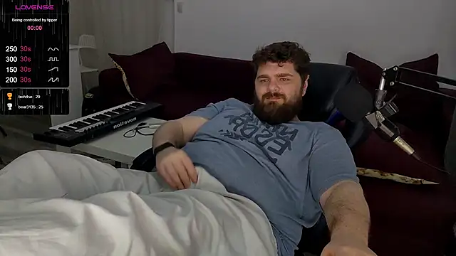 Snapshot of KingMarti chatting on February 2, 9:23 pm KingMarti online show from February 2, 9:23 pm