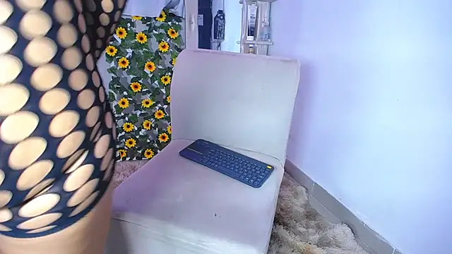 alaia 03 online show from December 21, 3:42 pm