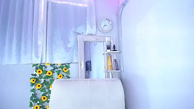 alaia 03 online show from January 13, 3:36 pm