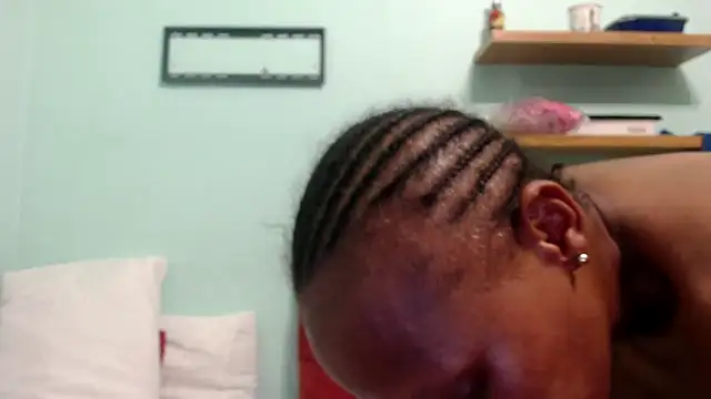 Snapshot of MistressShirleyx chatting on February 15, 12:04 am MistressShirleyx online show from February 15, 12:04 am