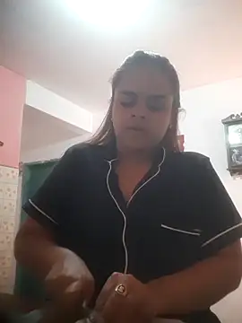 Evabigass online show from February 17, 6:15 pm