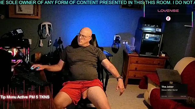 Pilot Dave 69 online show from October 3, 6:27 pm