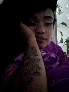 evafoxs online show from December 8, 6:11 am