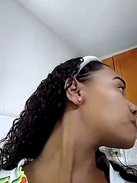 evafoxs online show from December 11, 1:26 am