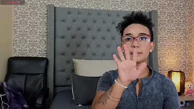 evafoxs online show from March 19, 12:34 pm