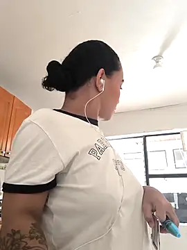 evafoxs online show from September 10, 6:30 pm