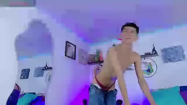 Noah tyler  online show from September 20, 7:59 pm