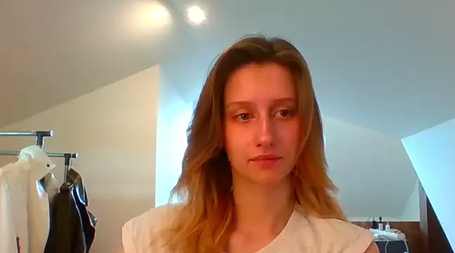 LUNA delight online show from February 21, 7:45 am