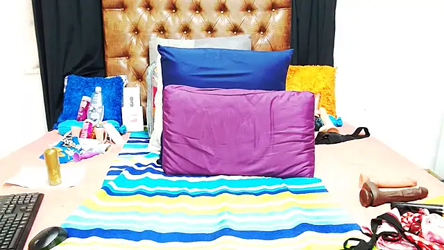 Hotxbums22 online show from October 7, 3:09 pm