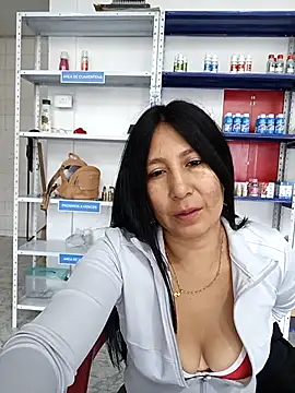 Megan jennerr online show from October 3, 1:52 pm