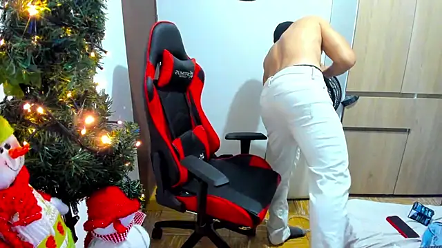 Snapshot of Calihotcaliente277 chatting on December 22, 6:06 am Calihotcaliente277 online show from December 22, 6:06 am