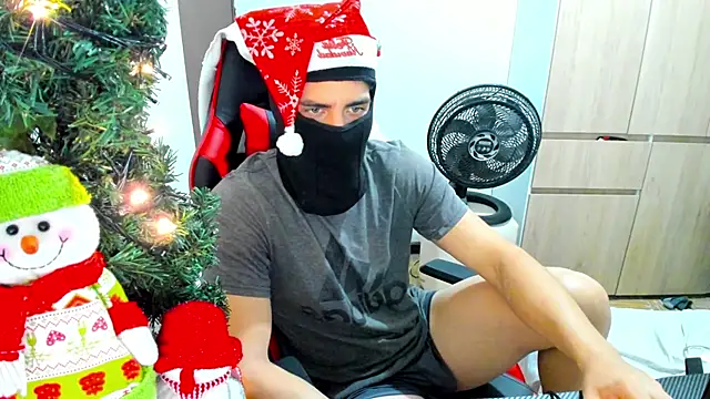 Snapshot of Calihotcaliente277 chatting on December 30, 7:21 pm Calihotcaliente277 online show from December 30, 7:21 pm