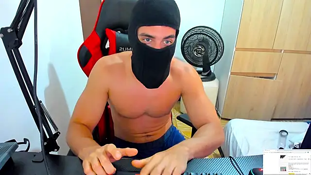 Snapshot of Calihotcaliente277 chatting on January 20, 7:14 pm Calihotcaliente277 online show from January 20, 7:14 pm