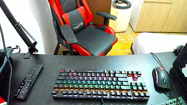 Snapshot of Calihotcaliente277 chatting on January 22, 1:21 pm Calihotcaliente277 online show from January 22, 1:21 pm