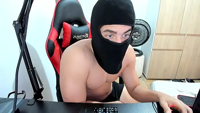 Snapshot of Calihotcaliente277 chatting on February 12, 5:05 pm Calihotcaliente277 online show from February 12, 5:05 pm