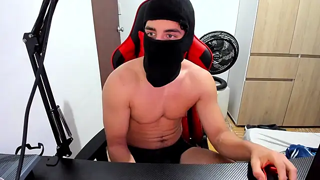 Snapshot of Calihotcaliente277 chatting on February 13, 11:17 am Calihotcaliente277 online show from February 13, 11:17 am