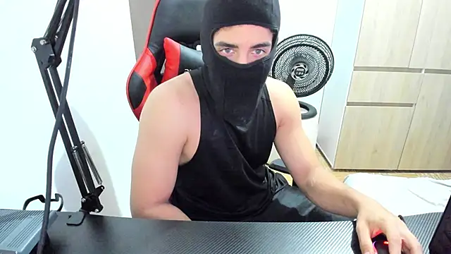 Snapshot of Calihotcaliente277 chatting on February 17, 11:34 am Calihotcaliente277 online show from February 17, 11:34 am