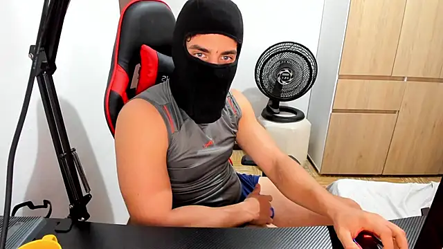 Snapshot of Calihotcaliente277 chatting on February 19, 2:01 pm Calihotcaliente277 online show from February 19, 2:01 pm