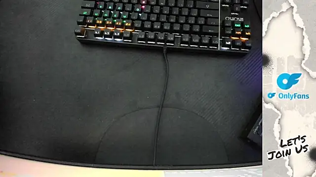 Snapshot of Calihotcaliente277 chatting on September 16, 10:38 am Calihotcaliente277 online show from September 16, 10:38 am