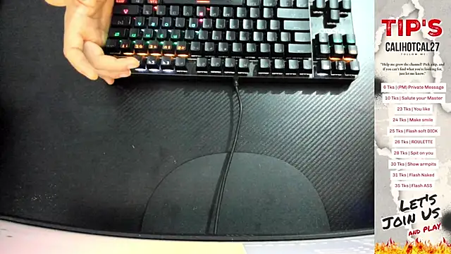 Snapshot of Calihotcaliente277 chatting on September 21, 10:39 am Calihotcaliente277 online show from September 21, 10:39 am